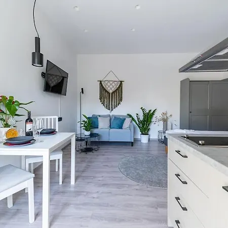 Appartement Elegant Fully Equipped Near Centre *