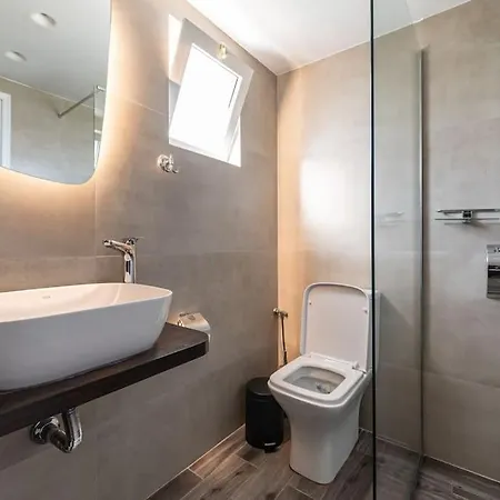 Elegant Fully Equipped Near Centre Appartement